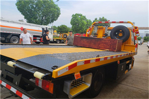 霞山区附近拖车电话号码服务